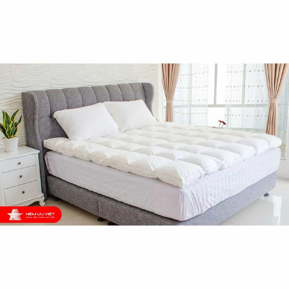 NỆM TĂNG TIỆN NGHI ƯU VIỆT TOPPER LÔNG VŨ KÍCH THƯỚC 200*200*7CM