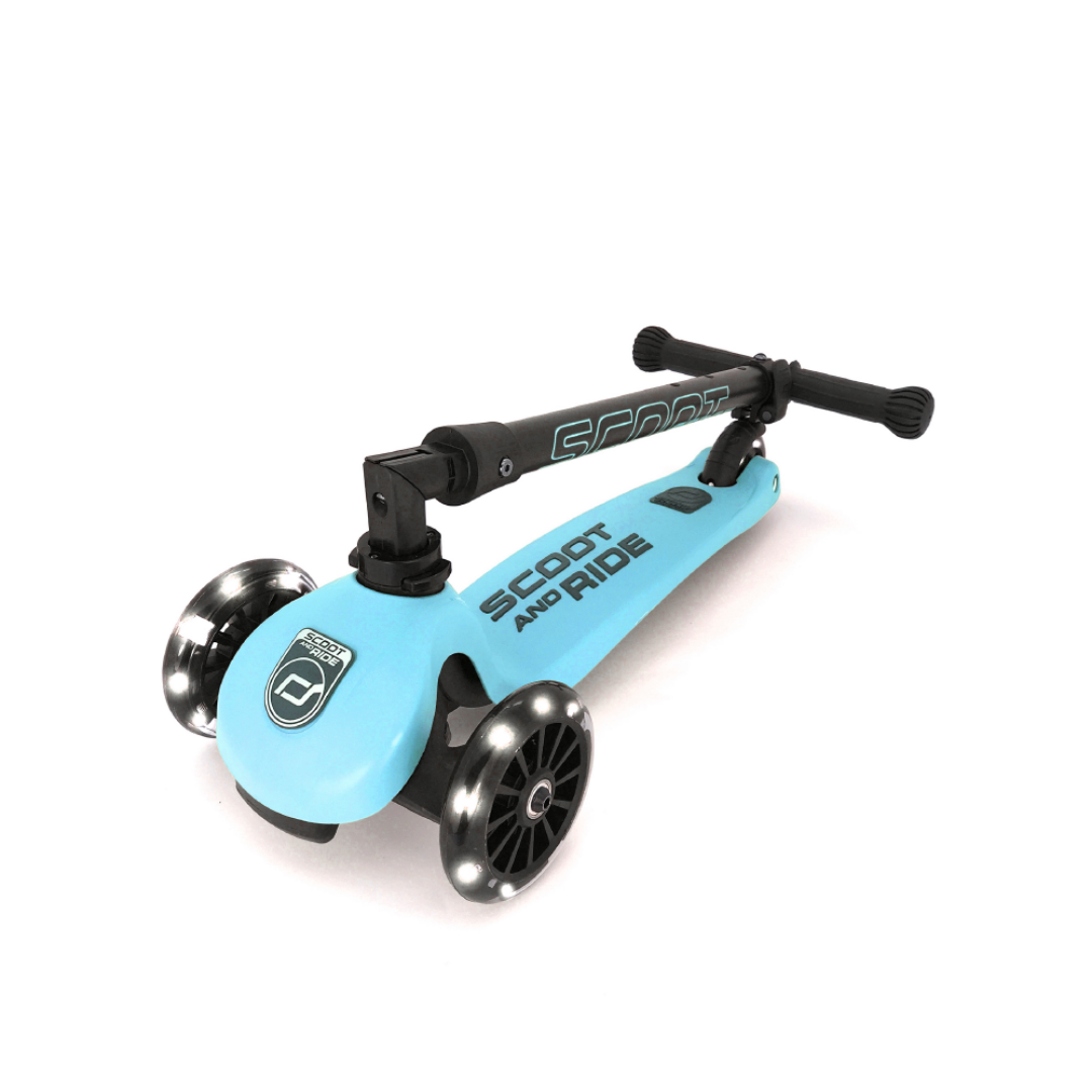 XE SCOOTER SCOOT AND RIDE HIGHWAYKICK 3 LED BLUEBERRY CHỐNG LẬT